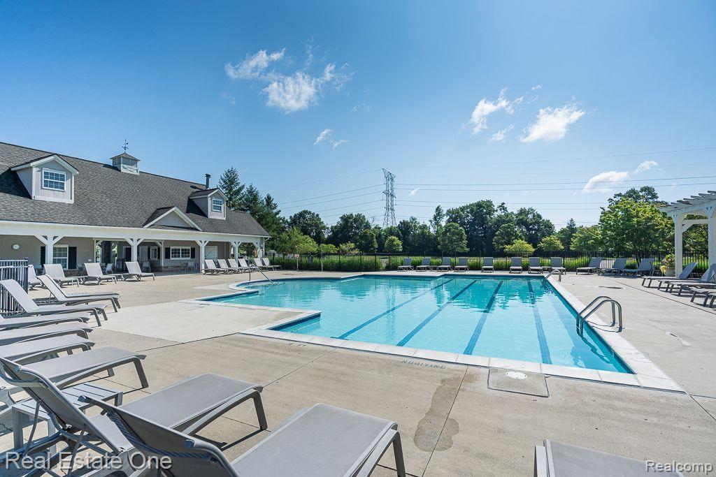 523 WYNSTONE Circle N, Oakland, MI — Photo 52