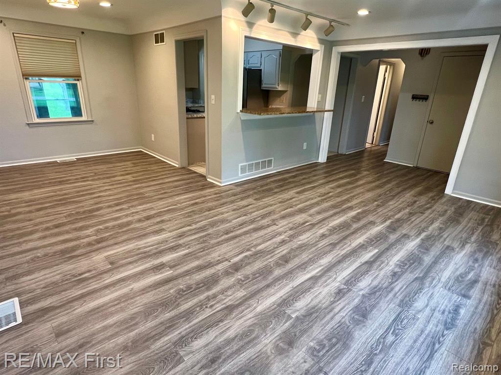 5721 WRIGHT Drive, Troy, MI 48098 — Photo 9