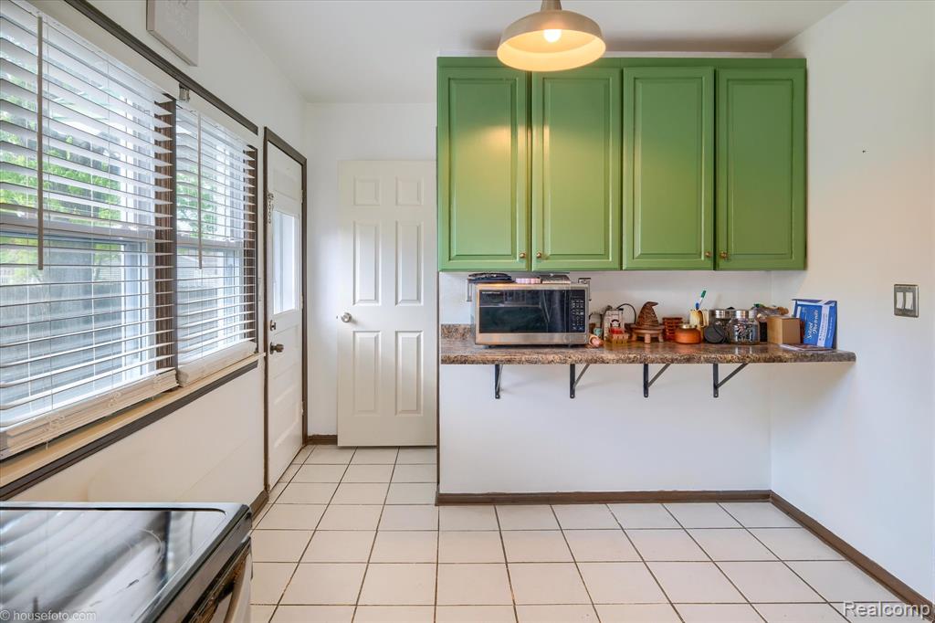 825 N Monroe Street, Lapeer, MI 48446 — Photo 10