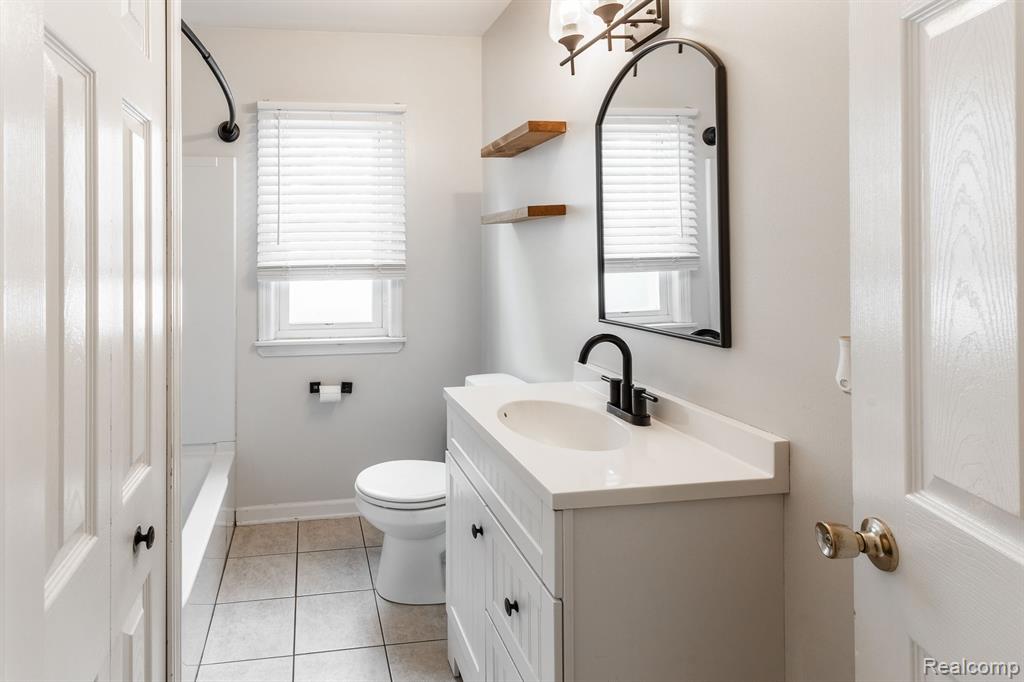 4346 BIDDLE Street, Wayne, MI 48184 — Photo 15