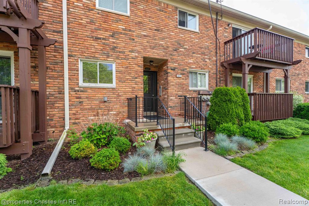 42472 Woodward Avenue, B1, Bloomfield Hills, MI 48304 — front exterior