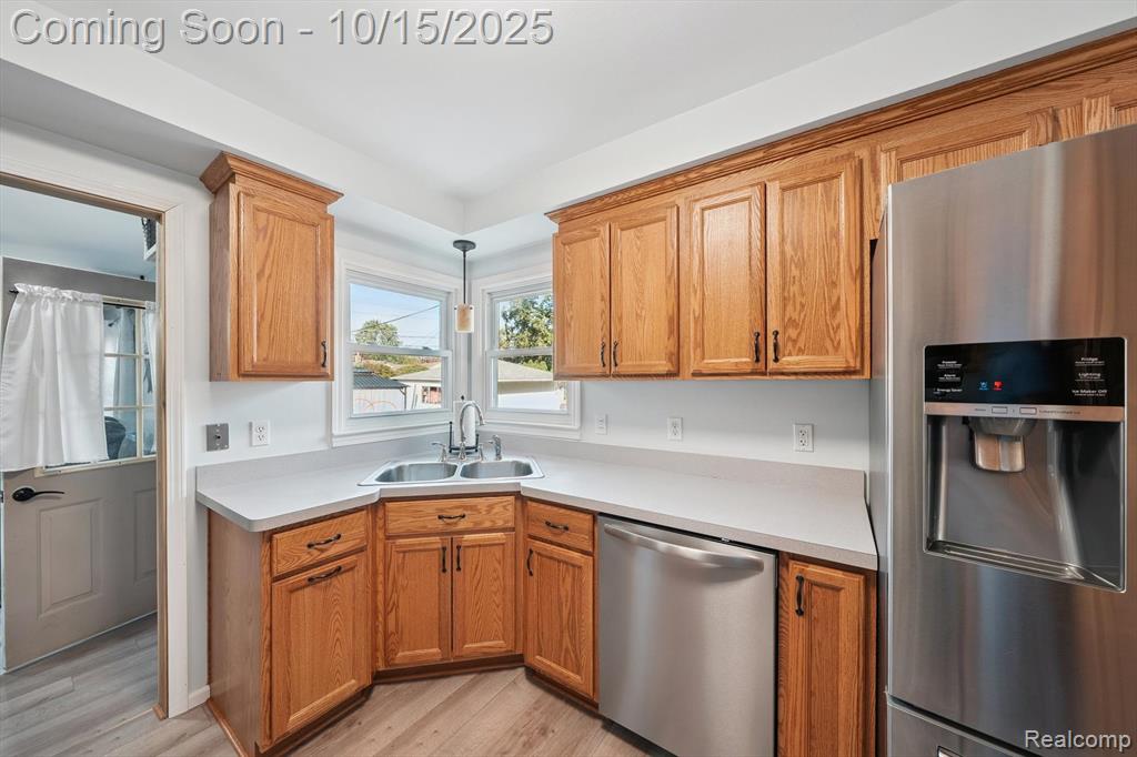 9931 E Clements Circle, Livonia, MI 48150 — Photo 14