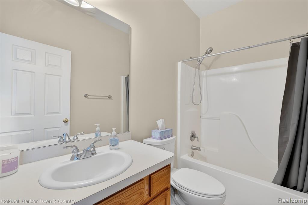 5551 Woodruff Shore Drive, Brighton, MI 48116 — Photo 27