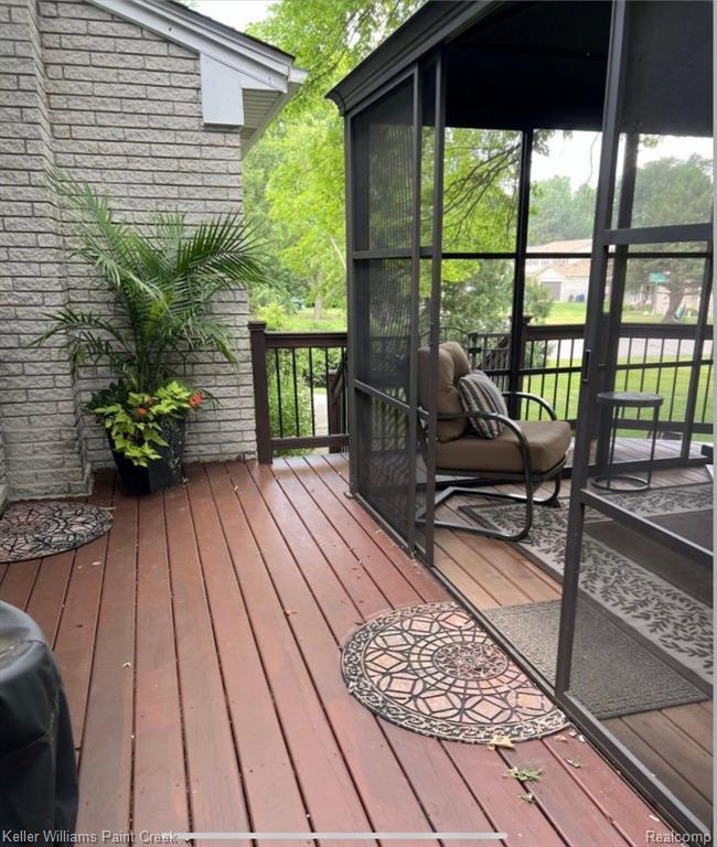 401 PINEHURST Drive, Rochester Hills, MI 48309 — Photo 32
