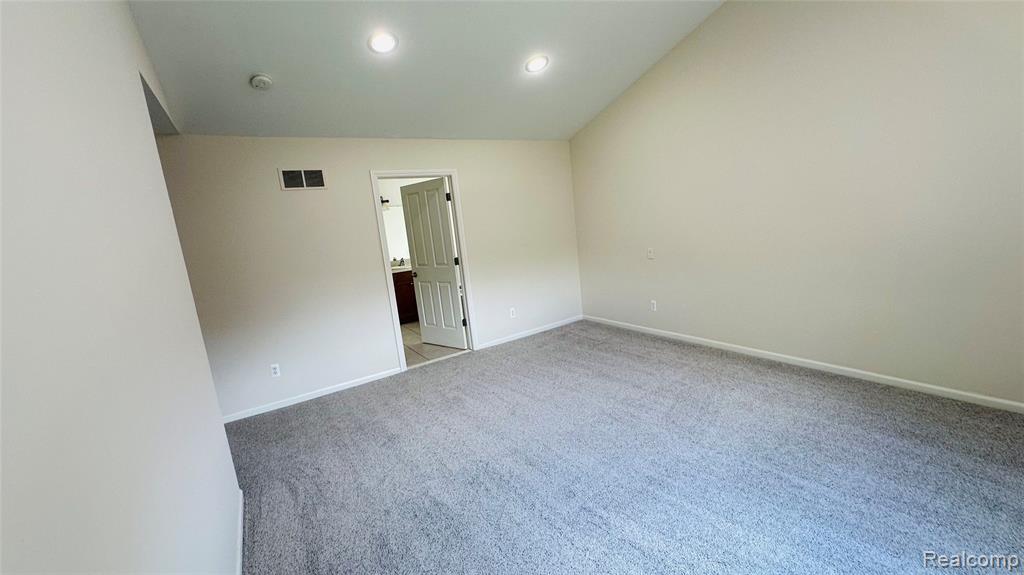 815 CALGARY Street, Auburn Hills, MI 48326 — Photo 29