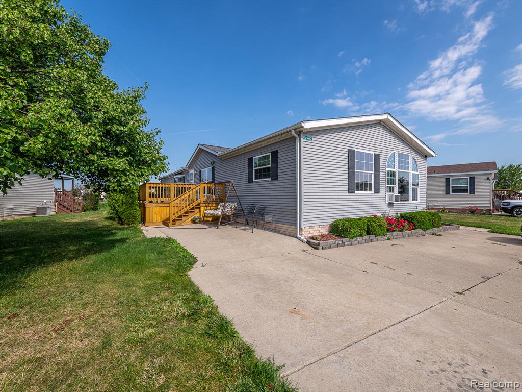 940 Tanner Landing, Monroe, MI 48161 — front exterior