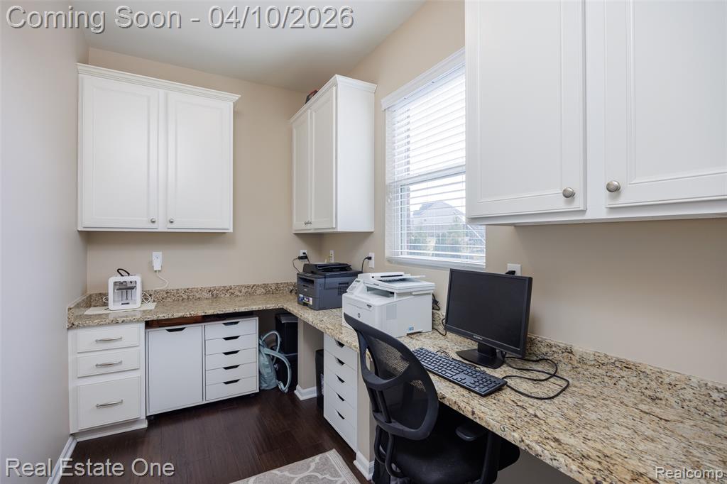 120 Crestview Drive, Rochester, MI 48306 — Photo 20