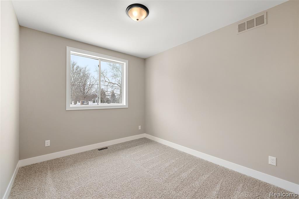 29697 Red Fox Lane, Chesterfield, MI 48047 — Photo 35