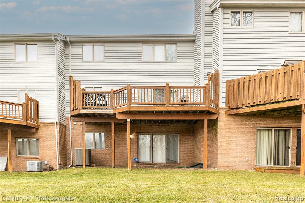 5081 Timberway Trail, Clarkston, MI — Photo 2