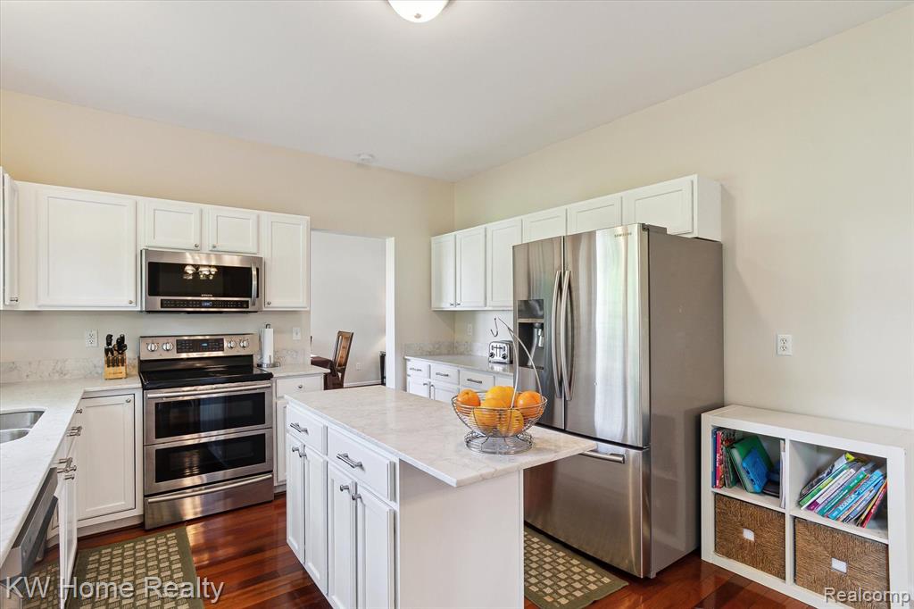 4672 NUTMEG Drive, Ypsilanti, MI 48197 — Photo 16