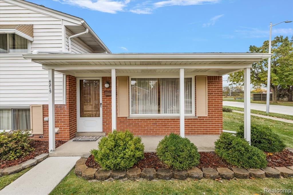 4215 Lexington Drive, Trenton, MI 48183 — Photo 4