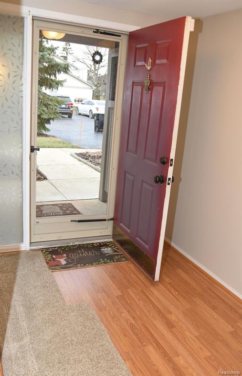 22450 SILVER CREEK Drive, Woodhaven, MI 48183 — Photo 15