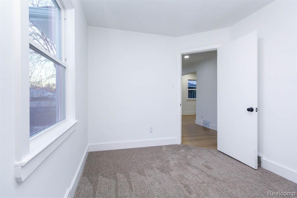 17322 Martin Road, Roseville, MI 48066 — Photo 15