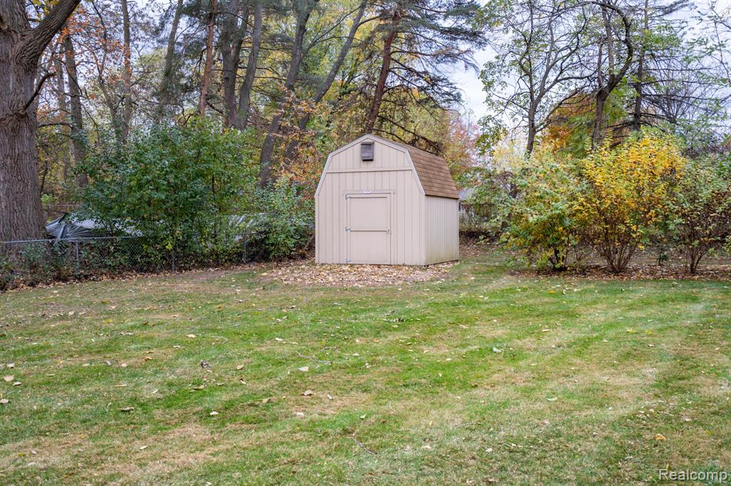 624 Slocum Drive, Auburn Hills, MI 48326 — Photo 34