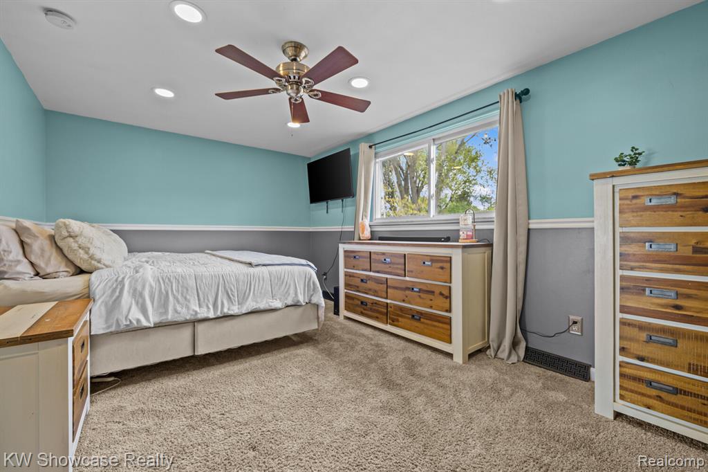 2922 Airport Road, Waterford, MI 48329 — Photo 16