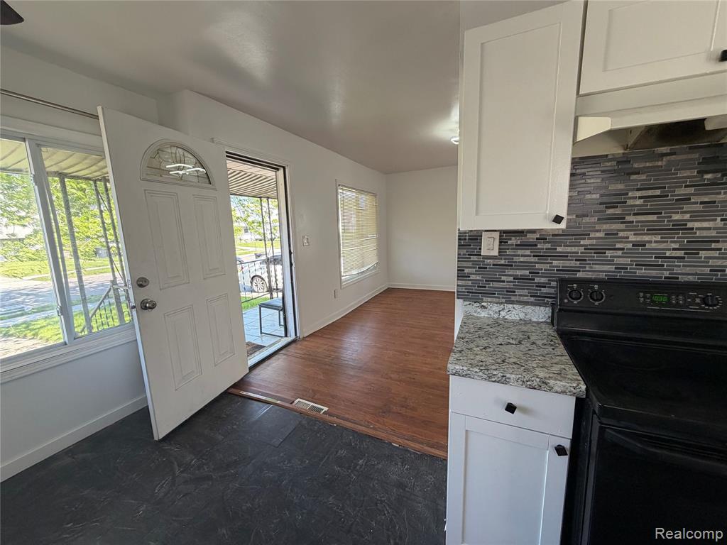 5698 Greenview Avenue, Detroit, MI 48228 — Photo 11
