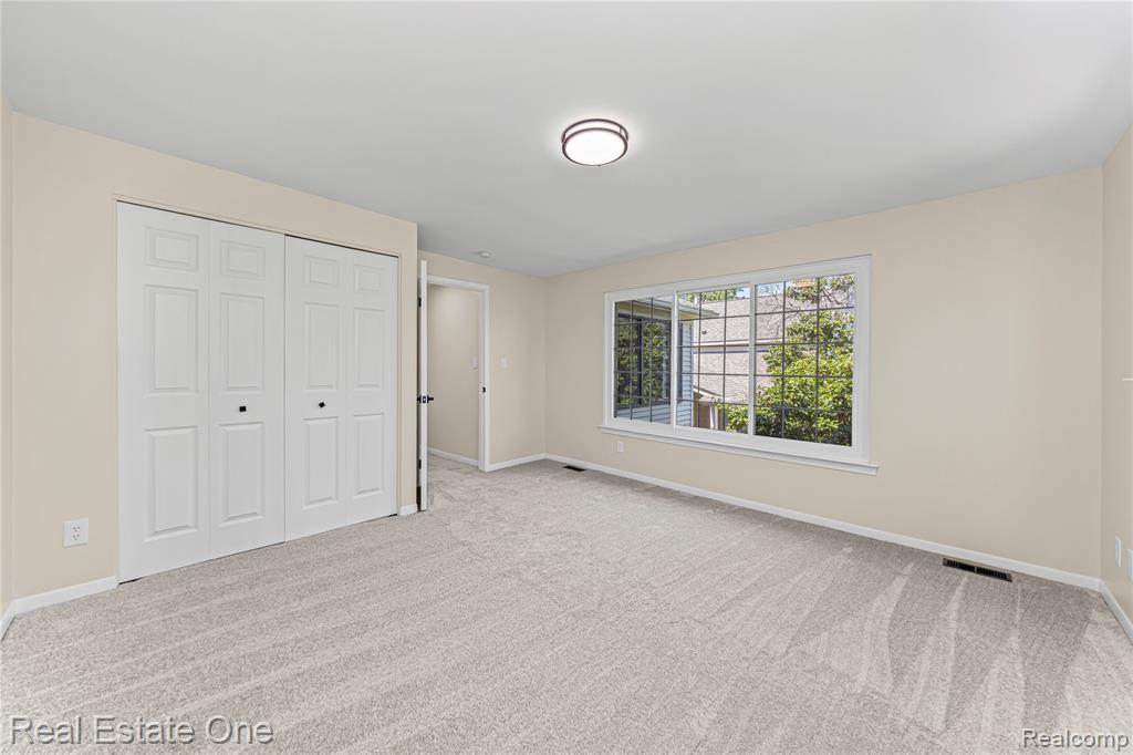 6027 Pebble Lane Court, West Bloomfield, MI — Photo 42