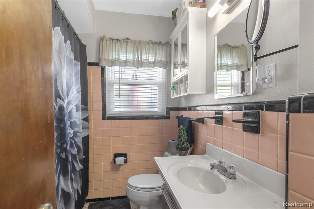 430 N Edgeworth Avenue, Royal Oak, MI 48067 — Photo 20
