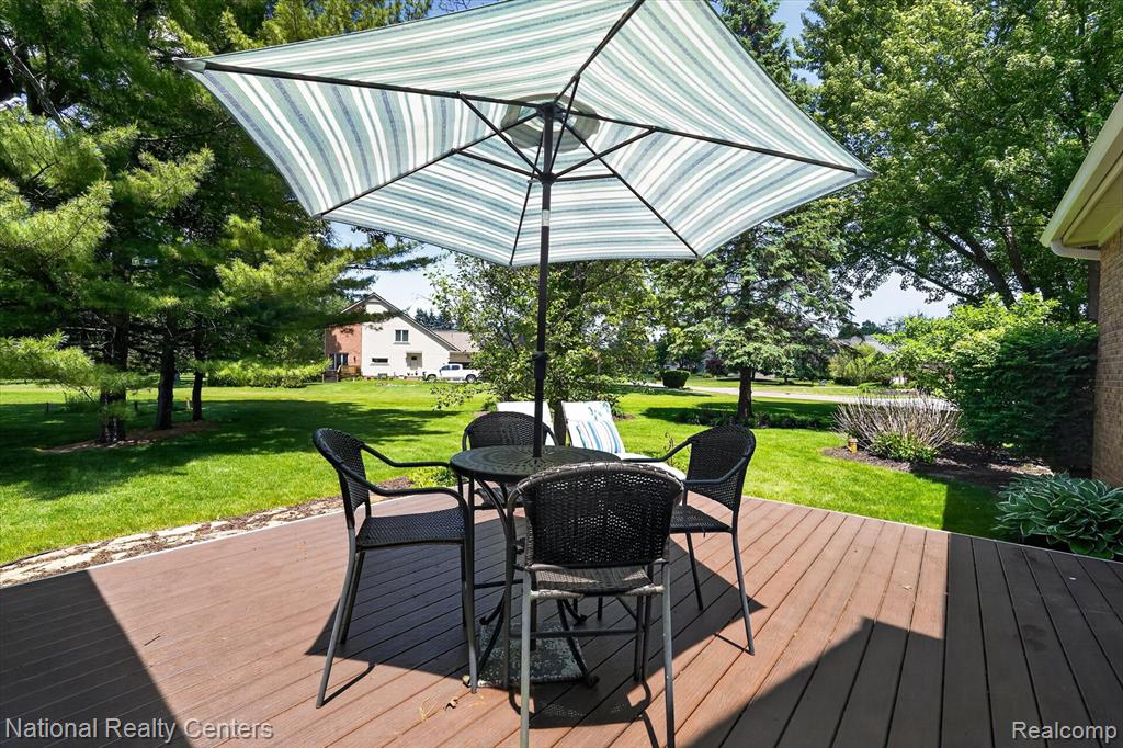 9326 Park Lane, Commerce Twp, MI 48382 — Photo 33