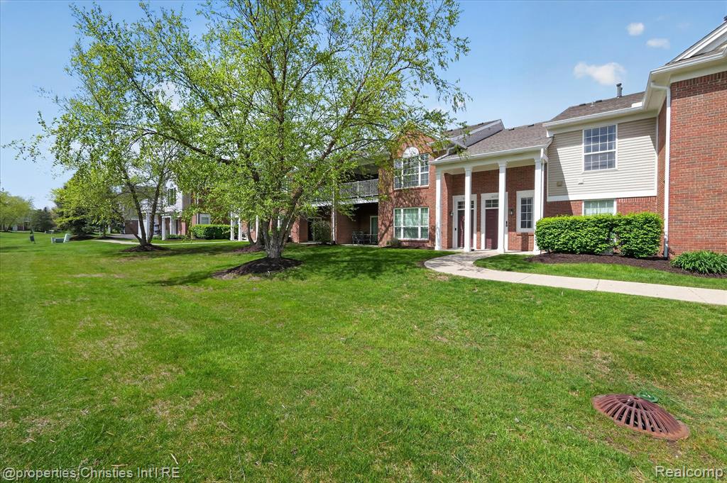 16773 Carriage Way, Northville, MI 48168 — Photo 3