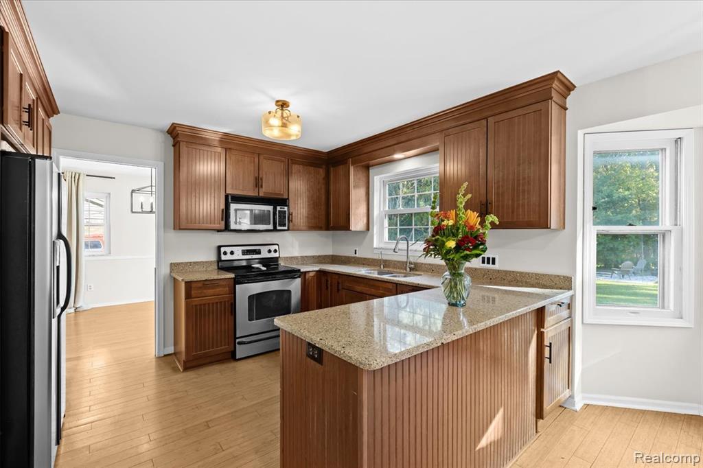 5265 Greenfield Road, Brighton, MI 48114 — Photo 4