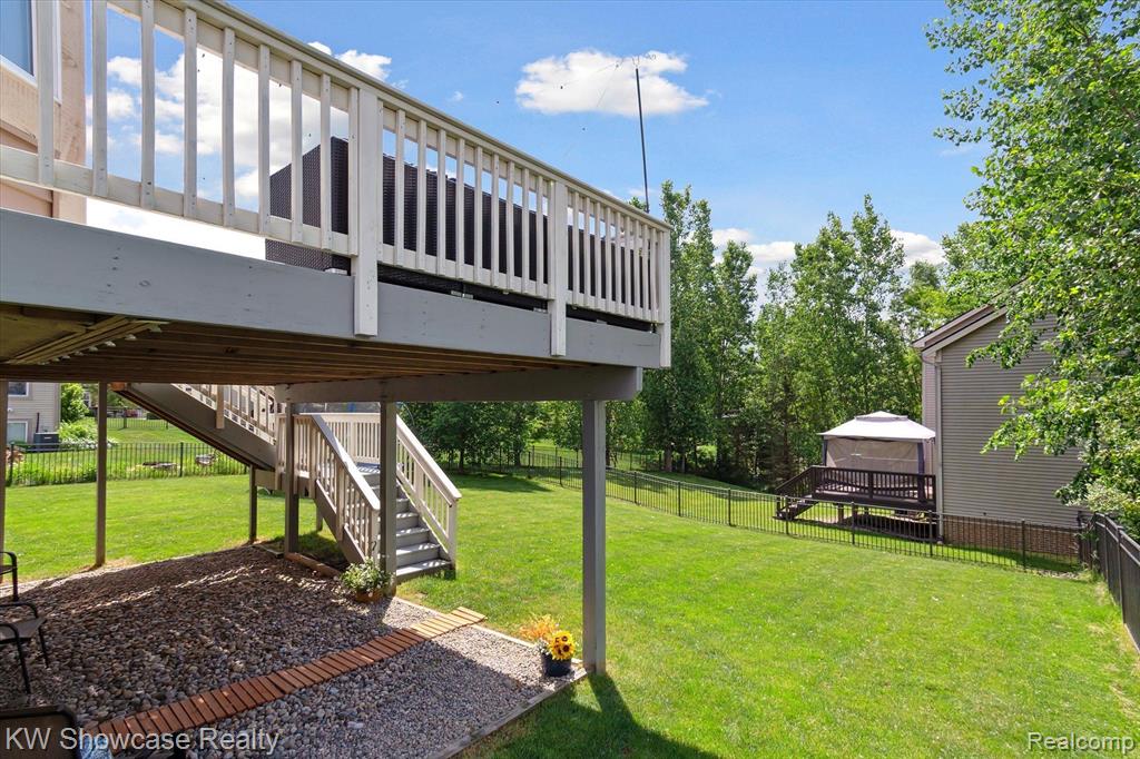 540 NAPA VALLEY Drive, Milford, MI 48381 — Photo 29