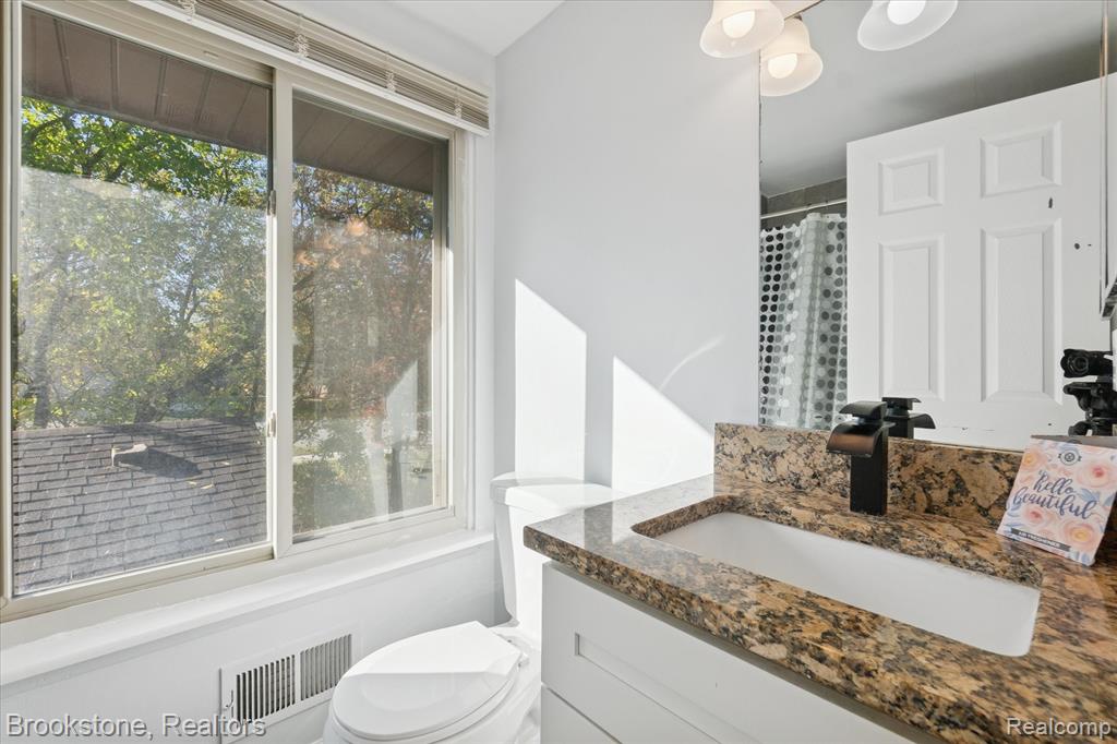 6004 Gibson Avenue, East Lansing, MI 48823 — Photo 16