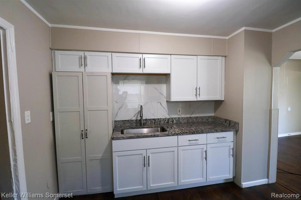 8685 FORD Avenue, Warren, MI 48089 — Photo 2