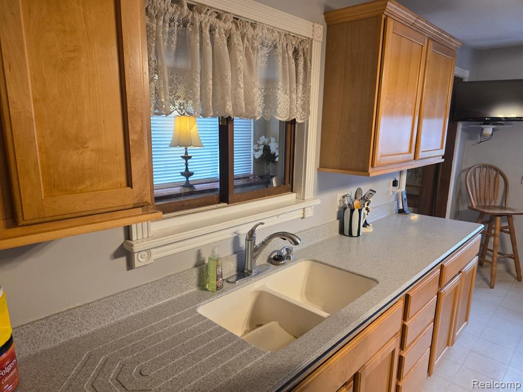 721 Lee Avenue, Vicksburg, MI 49097 — Photo 5