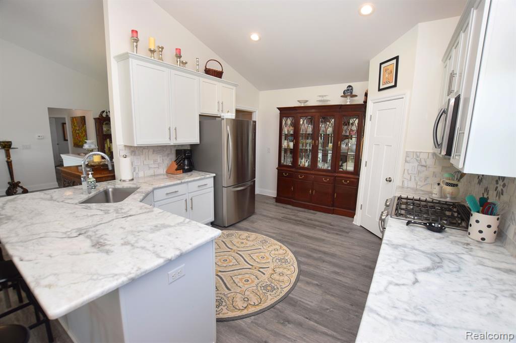 9466 HERITAGE, Goodrich Vlg, MI — Photo 4