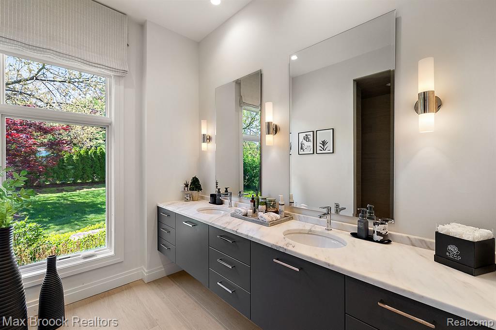 6925 Meadowlake Road, Bloomfield Hills, MI 48301 — Photo 15