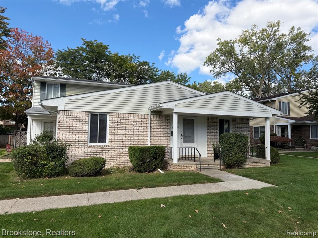 24423 Quad Park Lane, Clinton Twp, MI 48035