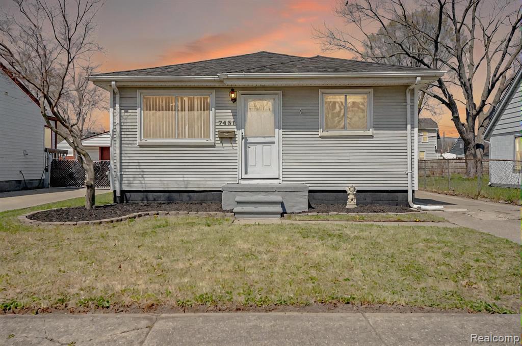 7431 ANNA Avenue, Warren, MI 48092 — front exterior