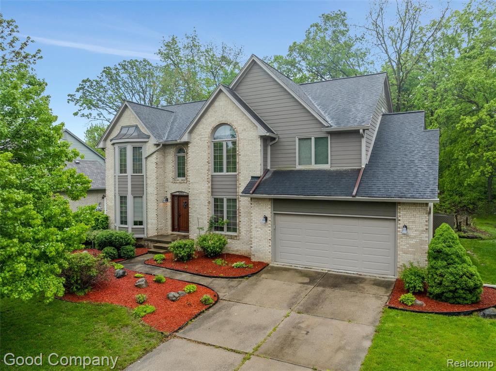 5893 CHRISTINA Drive, West Bloomfield, MI 48324 — Photo 6
