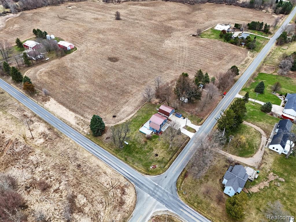 992 W Bennington Road, Owosso, MI 48867 — Photo 47