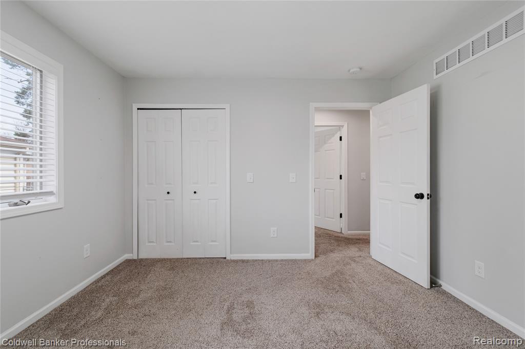 4015 Green Lake Road, West Bloomfield, MI 48324 — Photo 21
