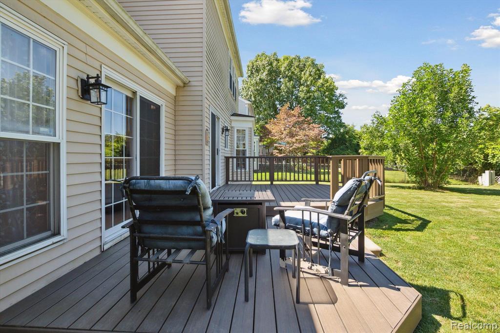 8979 BROUGHAM Drive, Sterling Heights, MI 48312 — Photo 45