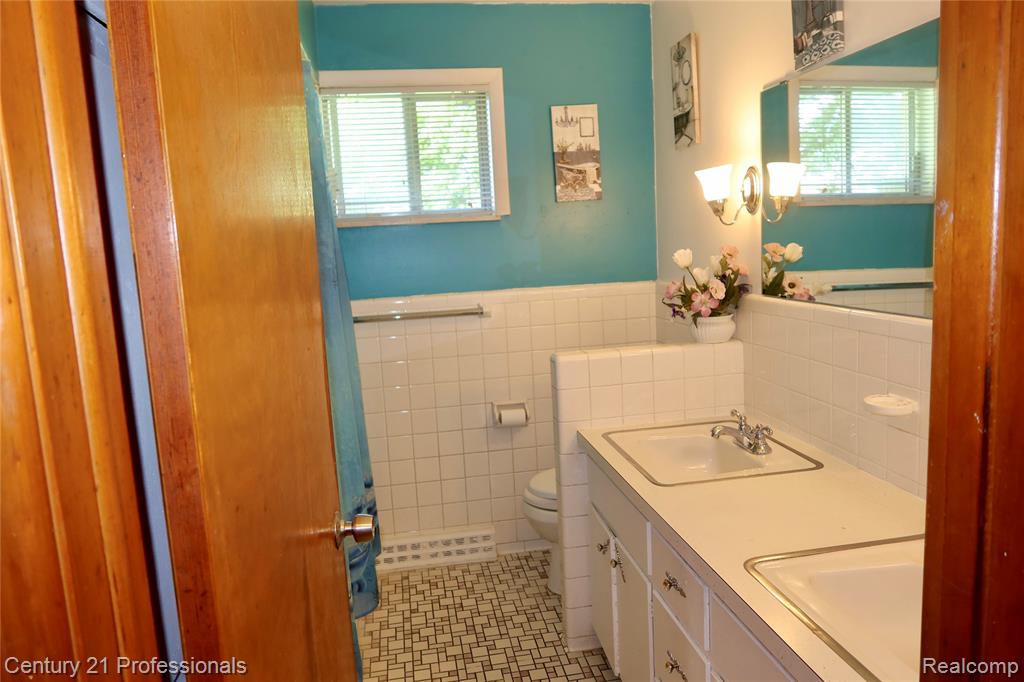 4365 Jo Drive, Saginaw, MI 48601 — Photo 24