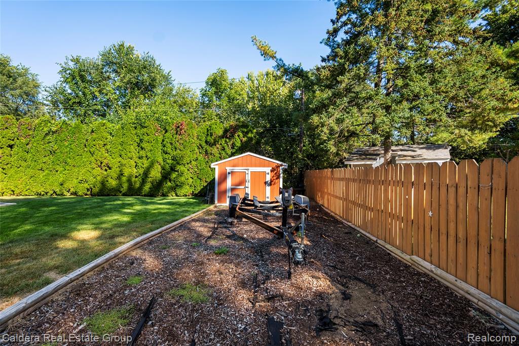 5781 Harlowe Drive, Shelby Twp, MI 48316 — Photo 39