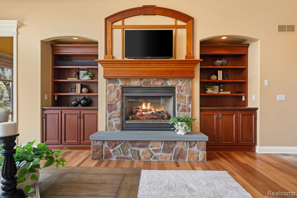 433 John R, Milford, MI 48381 — Photo 17