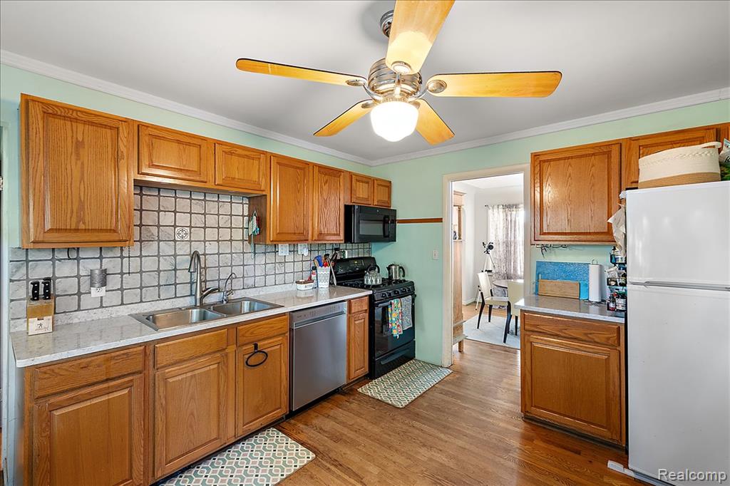 45520 Deshon Street, Utica, MI 48317 — Photo 13