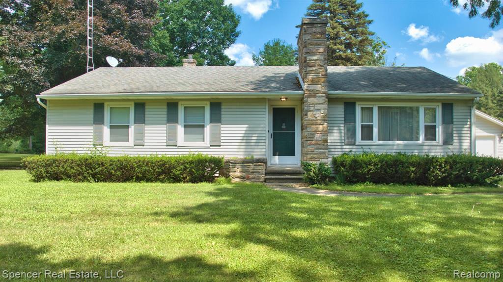2750 College Road, Holt, MI 48842 — front exterior