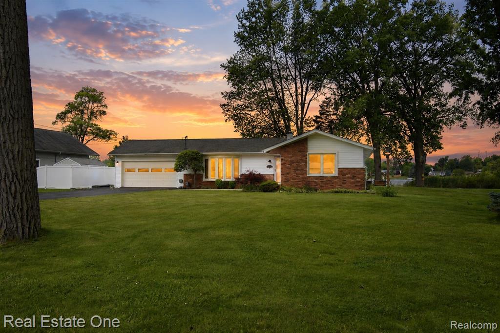 11422 Skyline Drive, Fenton, MI 48430