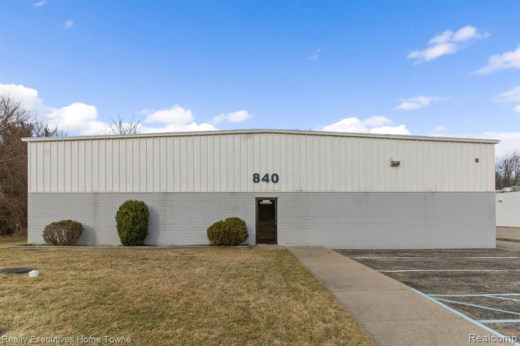 840 WHITNEY Drive, Lapeer, MI 48446 — front exterior