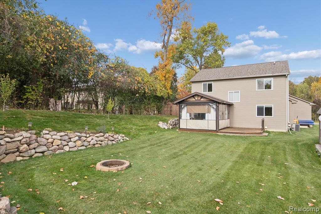 7799 Rampart Trail, Waterford, MI 48327 — Photo 37