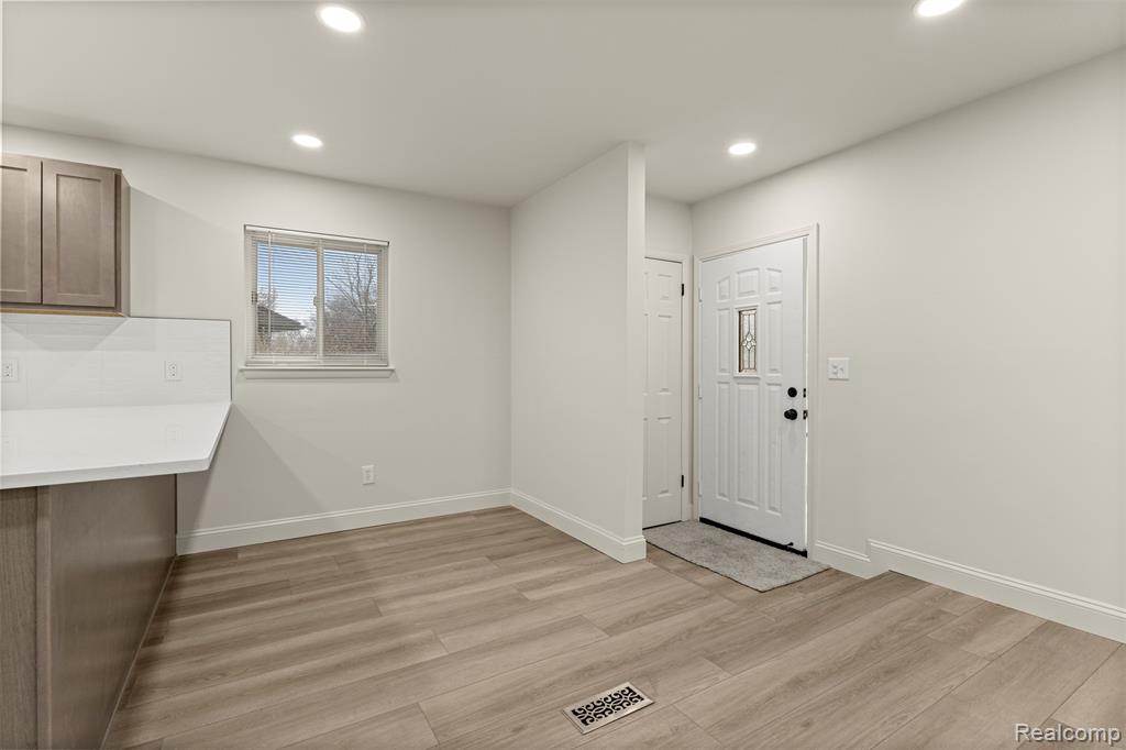 8316 Roosevelt Street, Taylor, MI 48180 — Photo 14