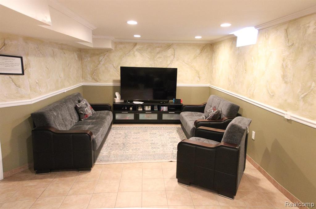 5728 Nightingale Street, Dearborn Heights, MI 48127 — Photo 13