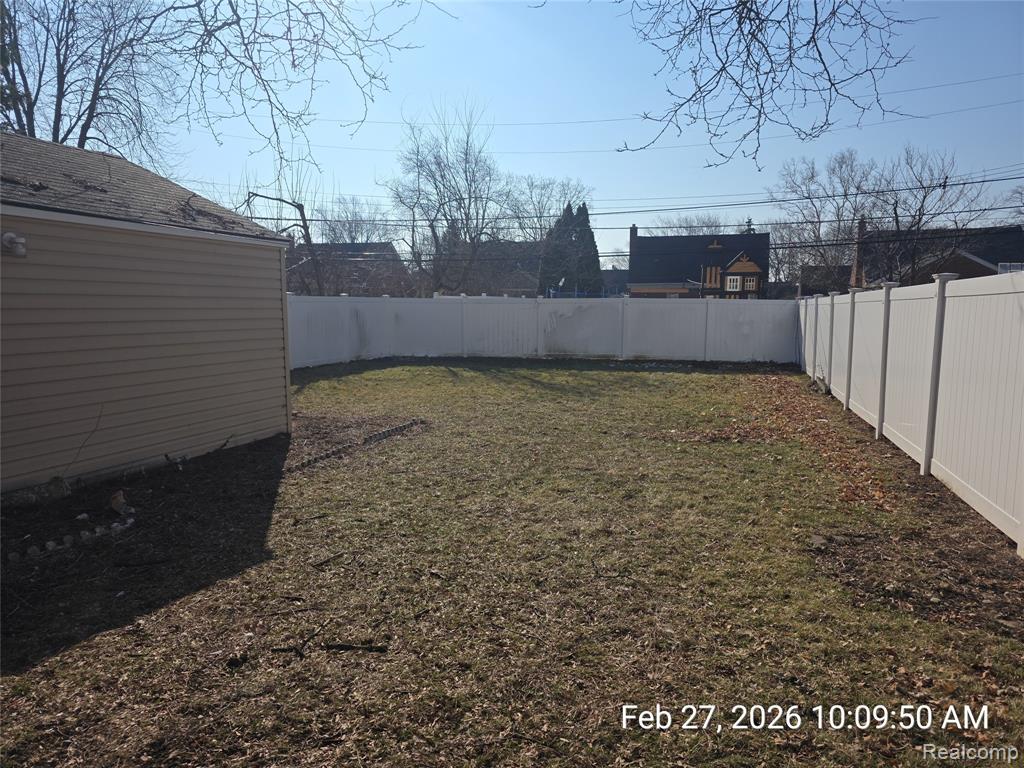 25695 Orchard Drive, Dearborn Heights, MI 48125 — Photo 19