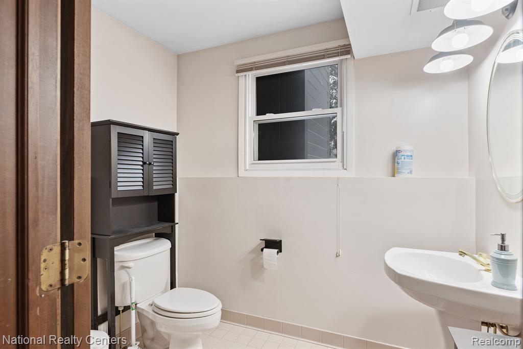 2590 AVERY Court, Wolverine Lake, MI 48390 — Photo 18