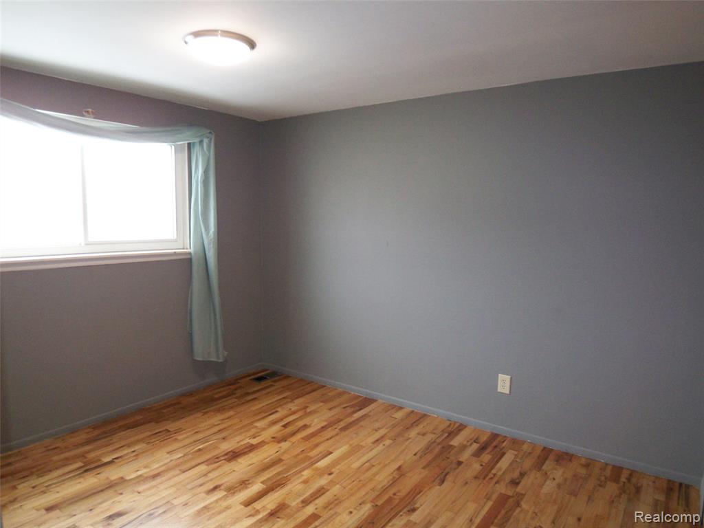 18708 Kendell Court, Clinton Twp, MI 48035 — Photo 21